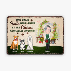 UNE DAME PASSIONNÉE DE PLANTES ET SES CHIENS ADORABLES - CADEAU PERSONNALISÉ | PLAQUE DE PORTE POUR AMOUREUX DES ANIMAUX