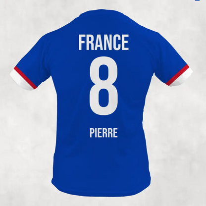 Personnalisez des T-shirts individuels en ajustant votre nom et votre numéro.