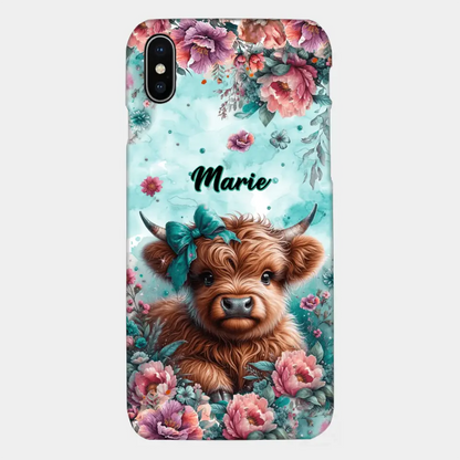 Coque de téléphone personnalisée avec un bébé vache Highland