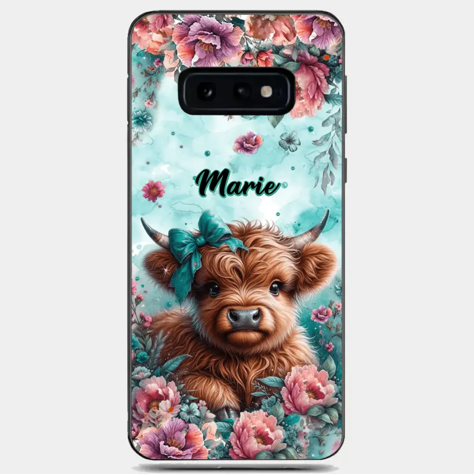 Coque de téléphone personnalisée avec un bébé vache Highland