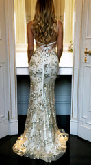 Robes de fête luxueuses : V-Neck, dos nu, paillettes, et ceinture ajustable