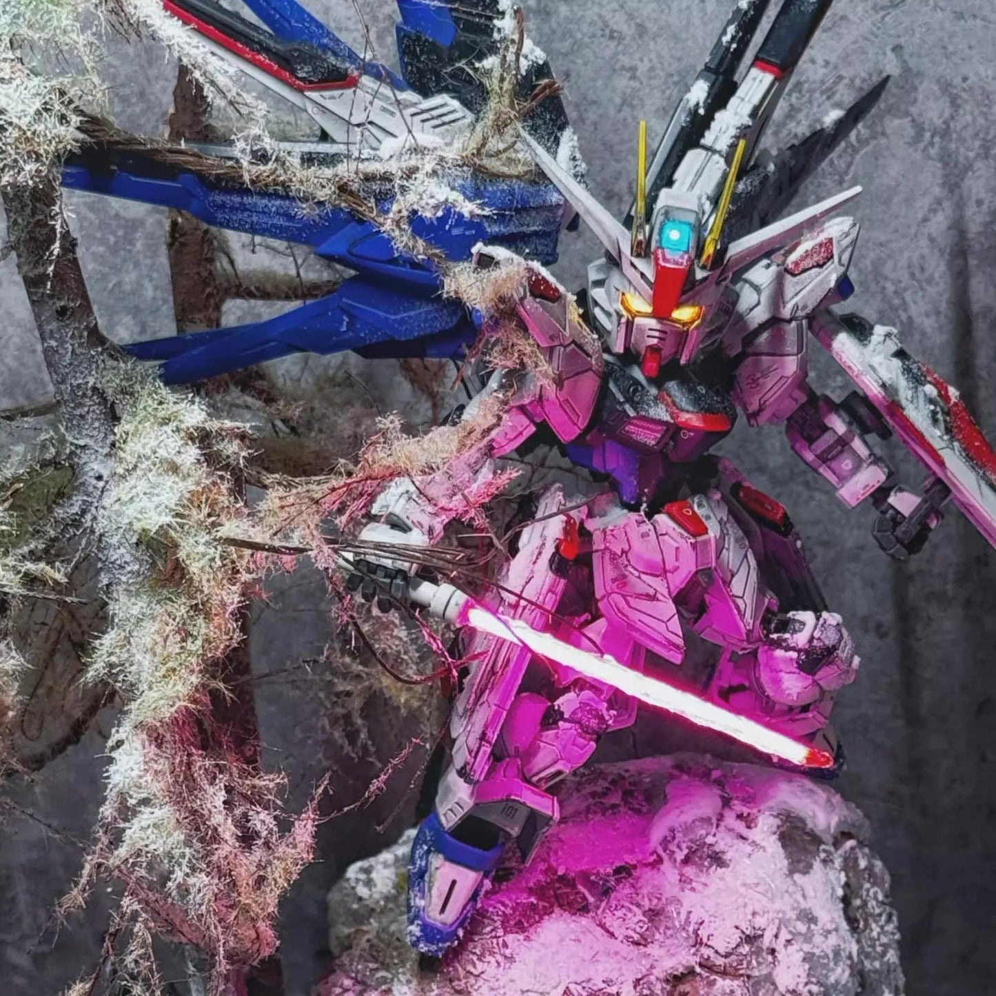 Customized MGSD Strike Freedom Gundam scene decorative ornaments