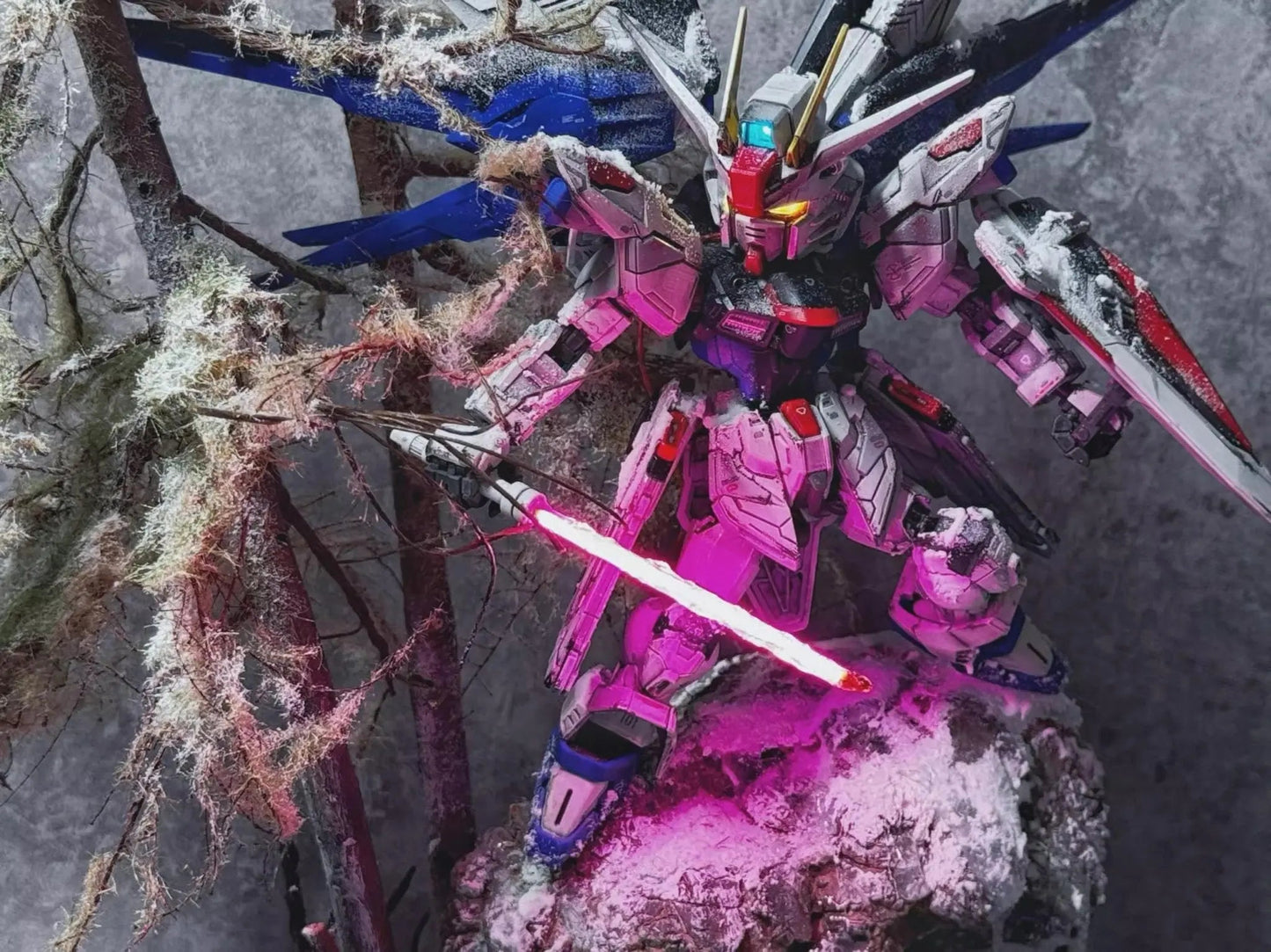 Customized MGSD Strike Freedom Gundam scene decorative ornaments