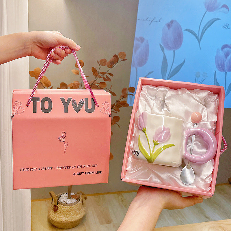 Mug en Céramique avec Motif de Tulipe en Relief – Cadeau Élégant pour Filles, Amis et Parents