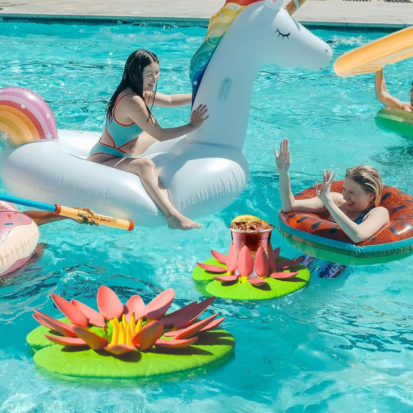 Porte-Gobelet Flottant en Forme de Lotus : Pour des Instants Détente en Piscine ou dans le Bain !