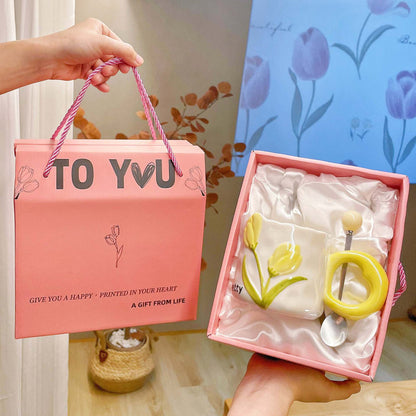 Mug en Céramique avec Motif de Tulipe en Relief – Cadeau Élégant pour Filles, Amis et Parents